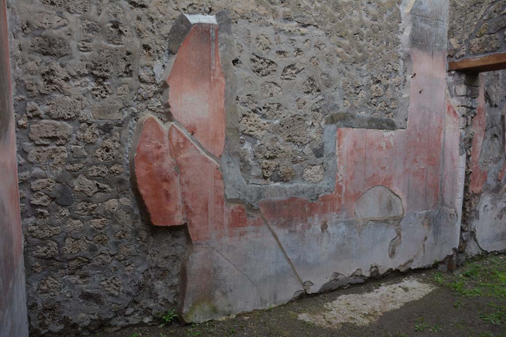 IX.5.18 Pompeii. March 2018. Room “e”, looking west along north wall towards doorway to room “d”. 
Foto Annette Haug, ERC Grant 681269 DÉCOR