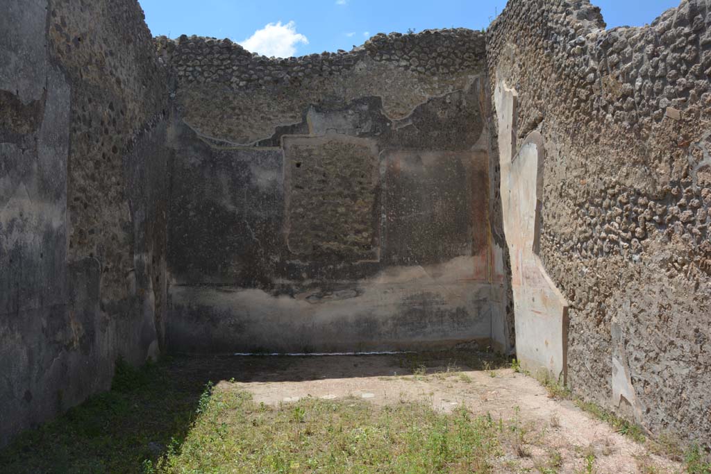 IX.5.18 Pompeii. May 2017. Room “f”, looking towards west wall.
Foto Christian Beck, ERC Grant 681269 DÉCOR.