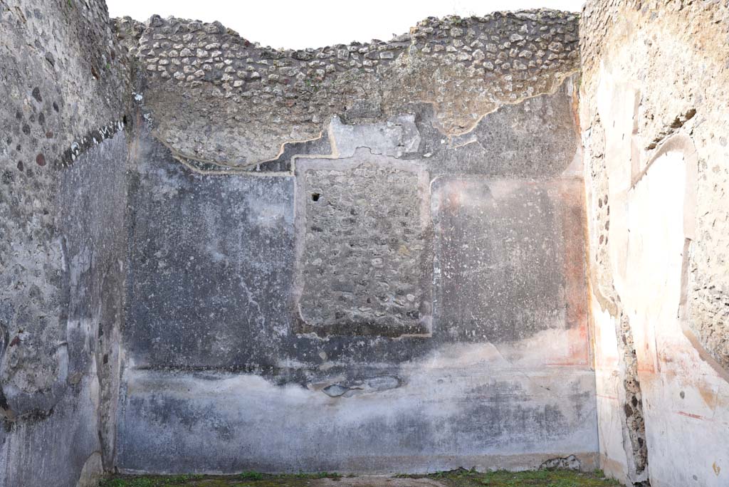 IX.5.18 Pompeii. March 2018. Triclinium “f”, looking towards west wall.
Foto Annette Haug, ERC Grant 681269 DÉCOR.