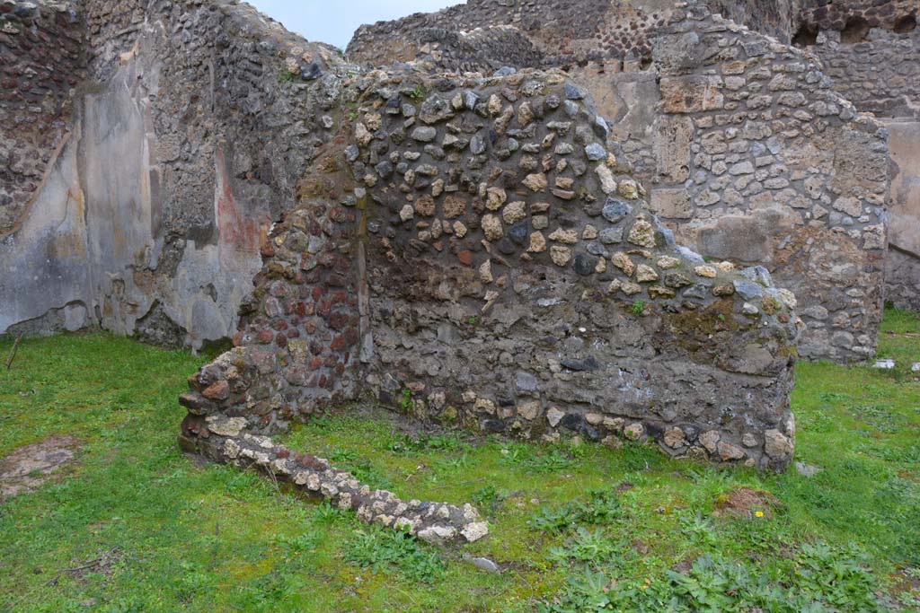 IX.5.18 Pompeii. March 2018.  Room “z”, looking north-west from atrium “b”, with room “g”, on left.
Foto Annette Haug, ERC Grant 681269 DÉCOR.