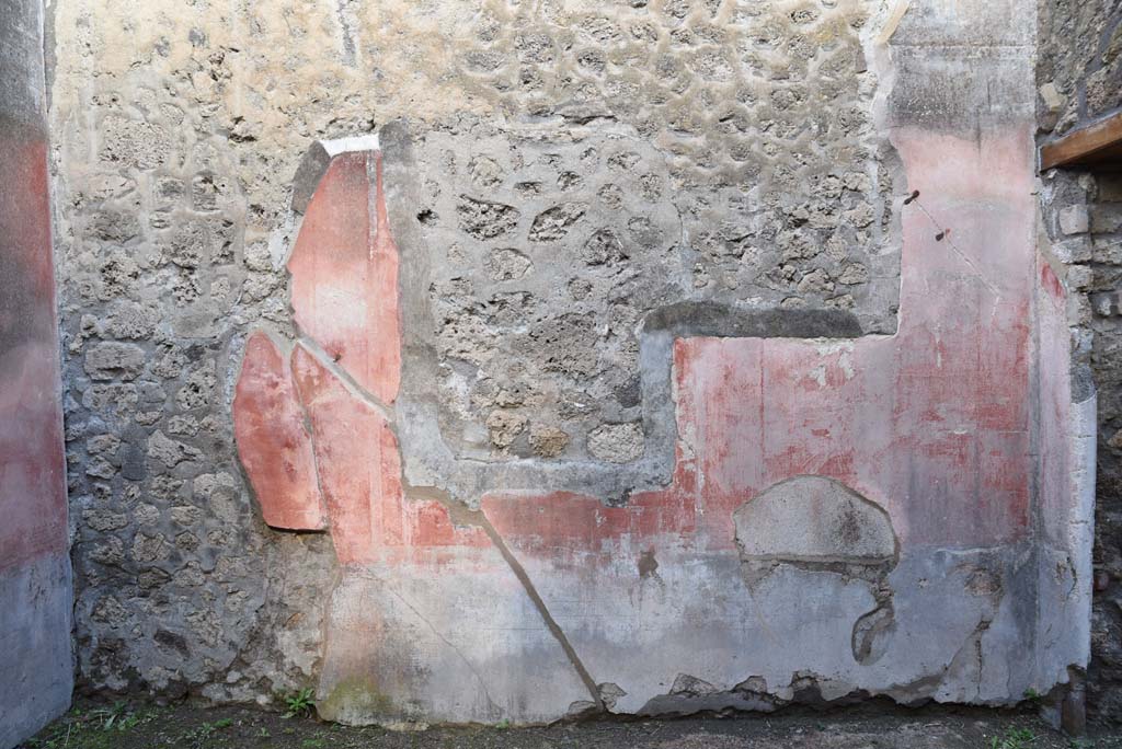 IX.5.18 Pompeii. March 2018. Room “e”, looking towards north wall with site of central painting.
Foto Annette Haug, ERC Grant 681269 DÉCOR