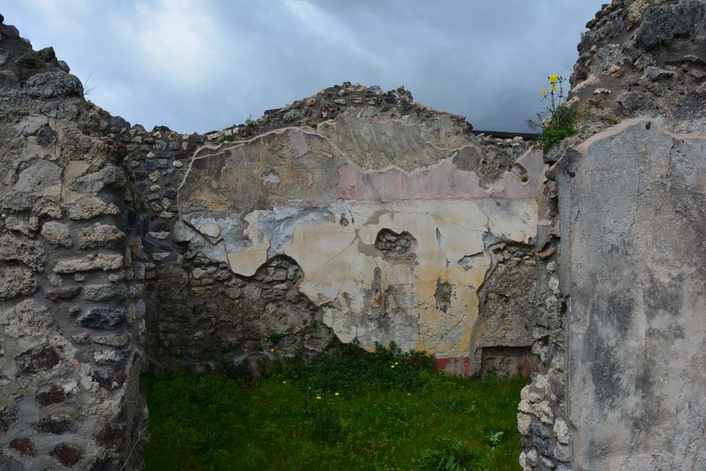 IX.5.18 Pompeii. March 2017. Room o, looking through doorway towards north wall.
Foto Christian Beck, ERC Grant 681269 DÉCOR.