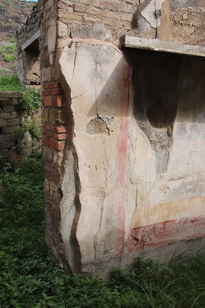 IX.7.16 Pompeii. October 2024. 
Room “b”, looking east from doorway into atrium, with doorway into room “c” visible. Photo courtesy of Klaus Heese.