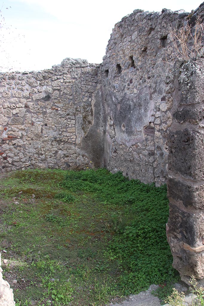 IX.7.21 Pompeii. October 2024. 
Looking east along south wall of room on east side. Photo courtesy of Klaus Heese.