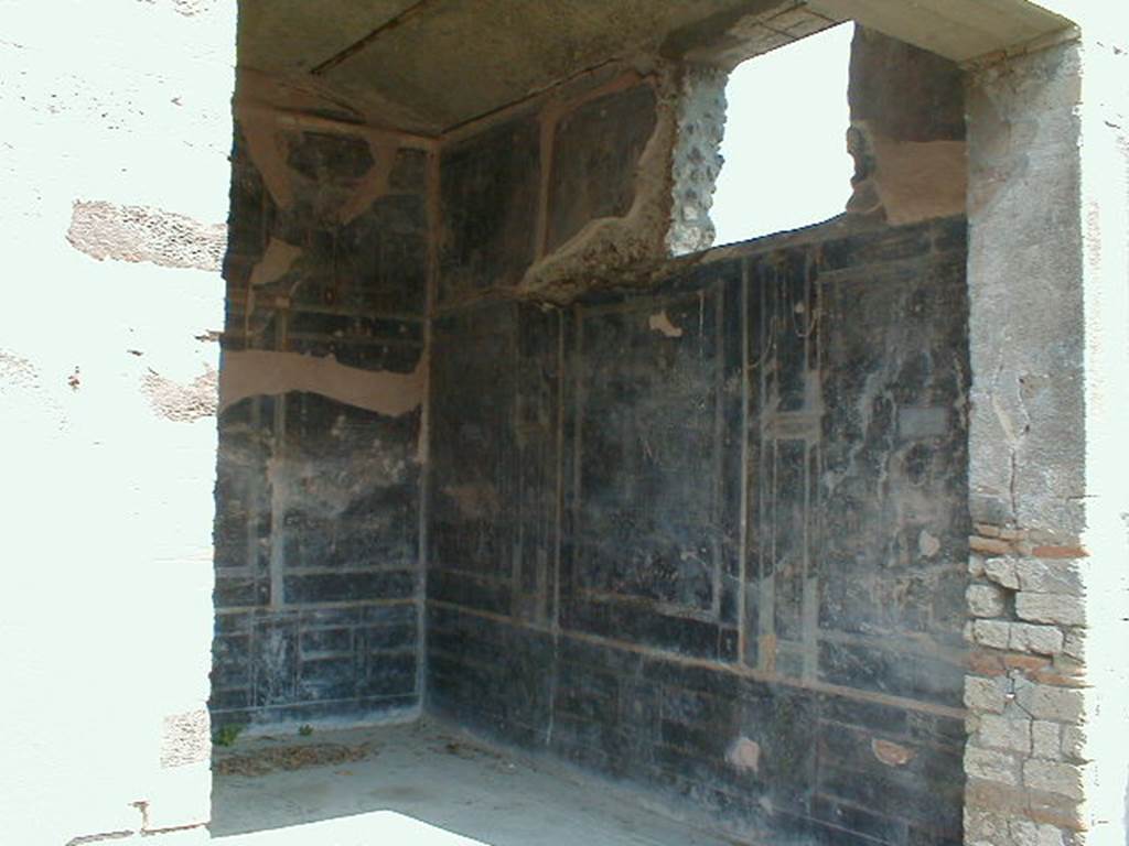 IX.8.6 Pompeii.  September 2004.  Room in north east corner of peristyle.