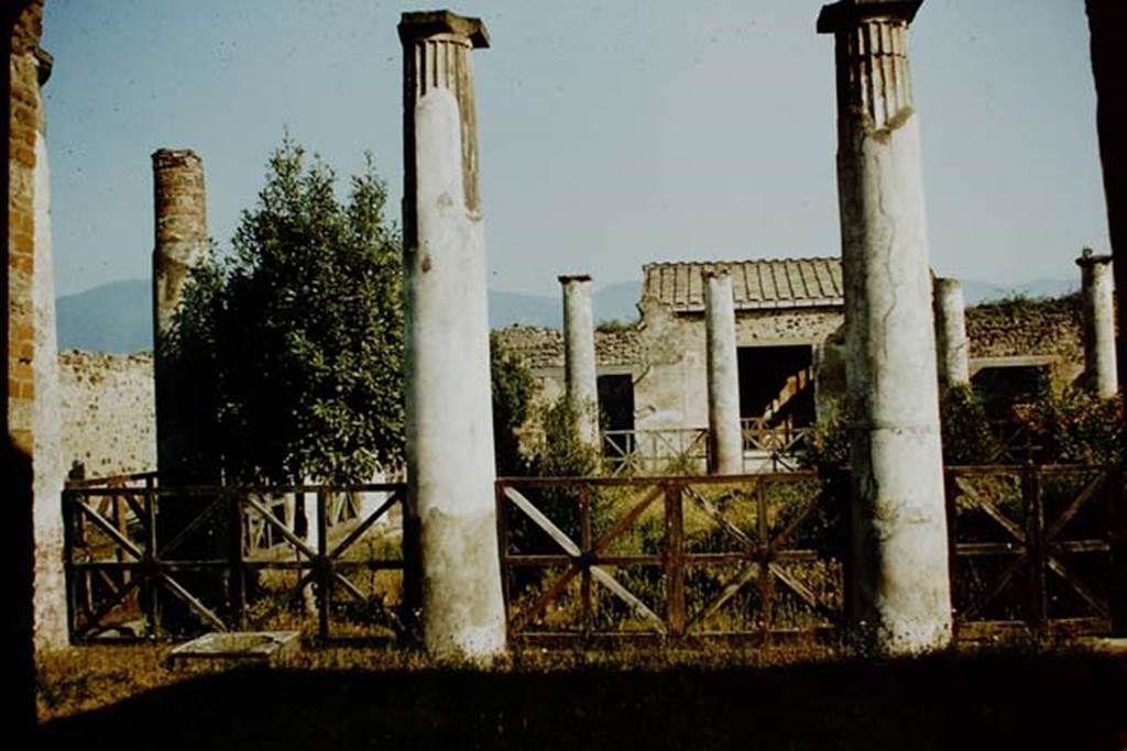 IX.8.6 Pompeii. 1957. Looking south across peristyle. Photo by Stanley A. Jashemski.
Source: The Wilhelmina and Stanley A. Jashemski archive in the University of Maryland Library, Special Collections (See collection page) and made available under the Creative Commons Attribution-Non Commercial License v.4. See Licence and use details.
J57f0195