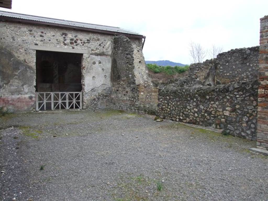 IX.8.6 Pompeii. March 2009. Room 14, looking south across large triclinium.