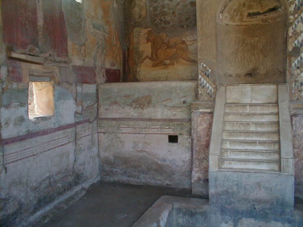 IX.8.6 Pompeii.  September 2004.  Nymphaeum south of peristyle. East side.