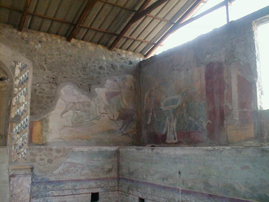 IX.8.6 Pompeii.  September 2004.  Nymphaeum south of peristyle. West side.