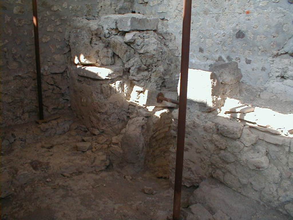IX.8.6 Pompeii. September 2004. Room 29, praefurnium of baths area.
