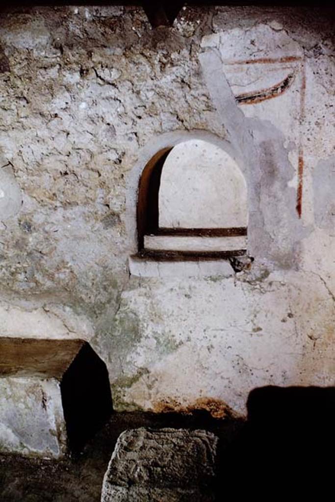 IX.9.10 Pompeii. 1966. Detail of niche on east wall.  Photo by Stanley A. Jashemski.
Source: The Wilhelmina and Stanley A. Jashemski archive in the University of Maryland Library, Special Collections (See collection page) and made available under the Creative Commons Attribution-Non Commercial License v.4. See Licence and use details.
J66f0344