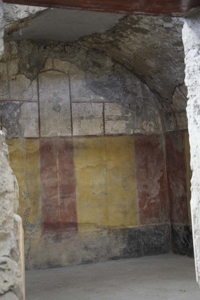 IX.12.6 Pompeii. February 2017. 
Room “i”, looking towards west wall. Photo courtesy of Johannes Eber.