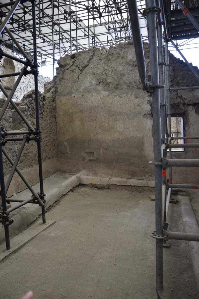 IX.12.6 Pompeii. February 2017. 
Room “n1”, looking towards east end of south wall. Photo courtesy of Johannes Eber.