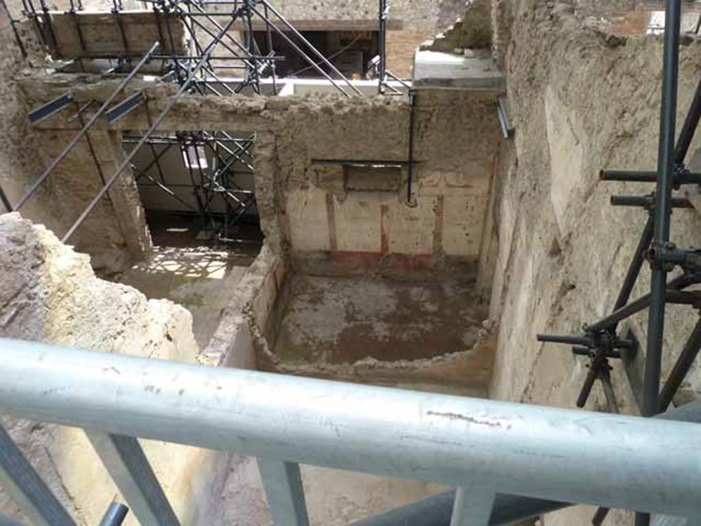 IX.12.6 Pompeii. May 2010. 
Looking south to room “c” in centre, from above room “c2”. On the left-hand side is the street entrance to IX.12.7