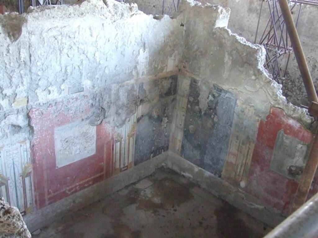 IX.12.9 Pompeii. March 2009. Room “u”, with unfinished paintings. North-east corner.
