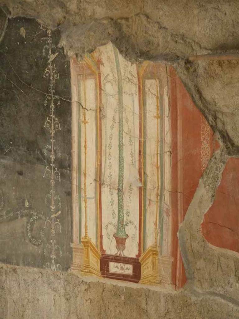 IX.12.9 Pompeii. May 2010. Room “u”, south wall. Architectural painting.