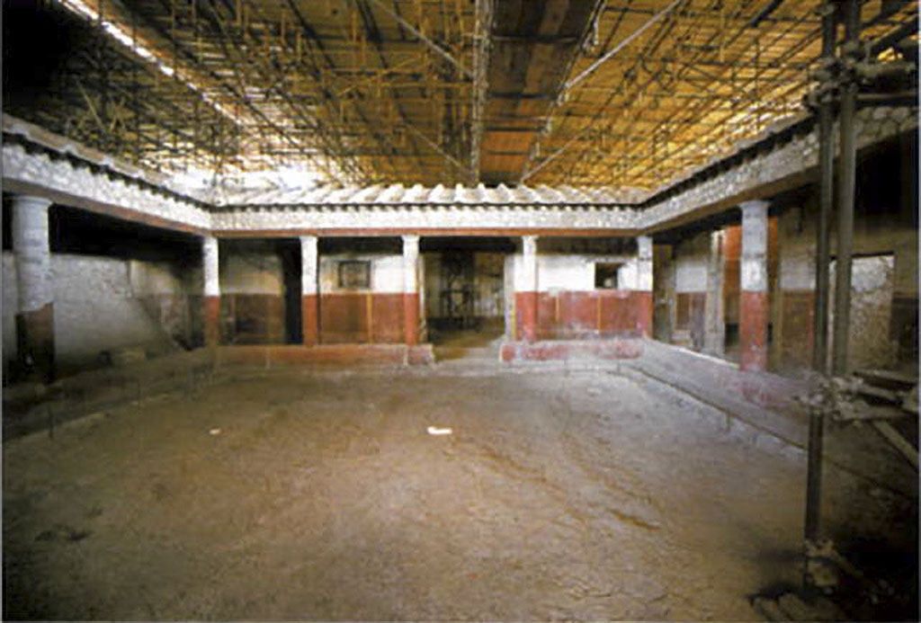 IX.12.9 Pompeii. 2002. Peristyle/garden area 5, looking north, with reconstructed roof.
See Varone A., 2002. in Nuove Ricerche Archeologiche a Pompei ed Ercolano 2005, p. 191ff.