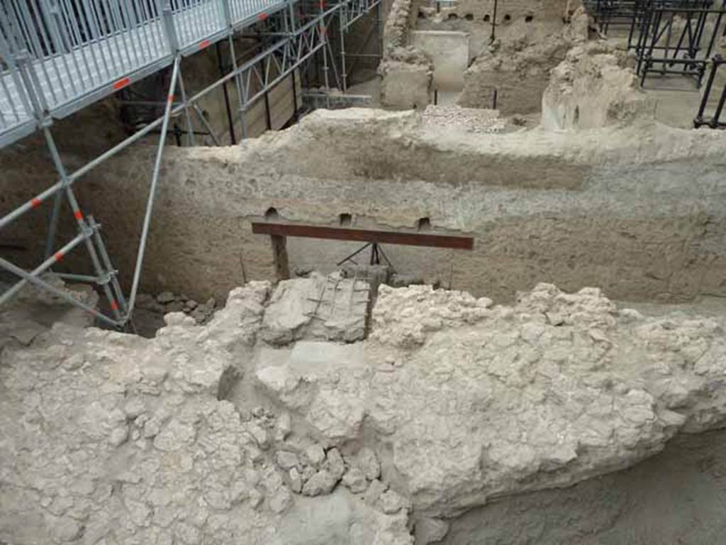 IX.12.A/IX.12.9 Pompeii. May 2010. Room 10 from above, looking north to doorway to atrium room 2.