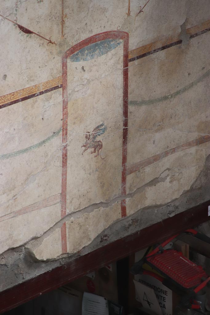 IX.12.9 Pompeii. October 2024. 
Room 13, detail from upper east wall at south end. Photo courtesy of Klaus Heese.