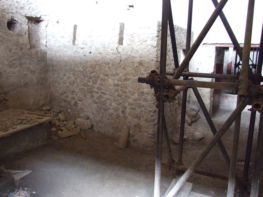 IX.12.9 Pompeii. December 2006. Room 1, kitchen. Looking west to portico.