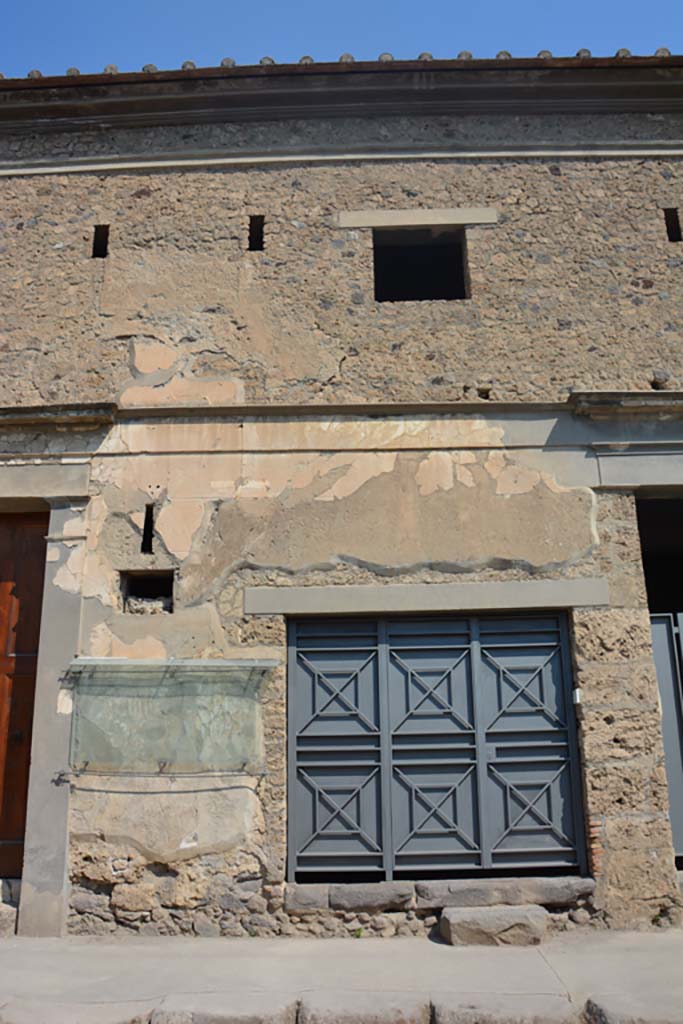 IX.13.2 Pompeii. July 2017. Entrance doorway.
Foto Annette Haug, ERC Grant 681269 DÉCOR.