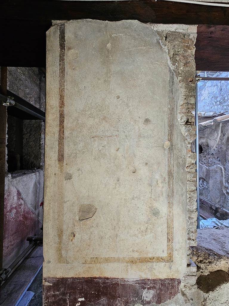 IX.13.3 Pompeii. November 2024. 
Room 22, detail of panel at east end of south wall. Photo courtesy of Annette Haug.