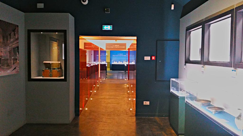IX.13.1-3 Pompeii. December 2019. 
Exhibition entitled “Gli arredi della Casa di Giulio Polibio”- The furnishings of the House of Julius Polybius. Photo courtesy of Giuseppe Ciaramella.