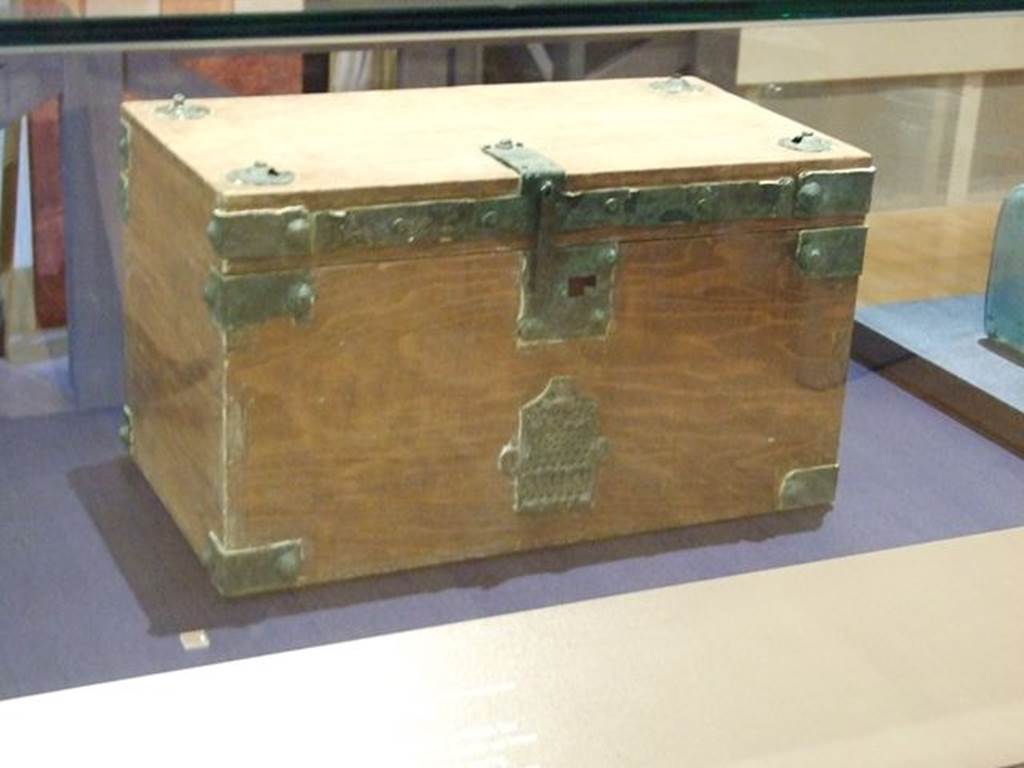 IX.13.3 Pompeii.  Reconstructed wooden chest with iron fittings. SAP 22297. Photographed at “A Day in Pompeii” exhibition at Melbourne Museum.  September 2009.