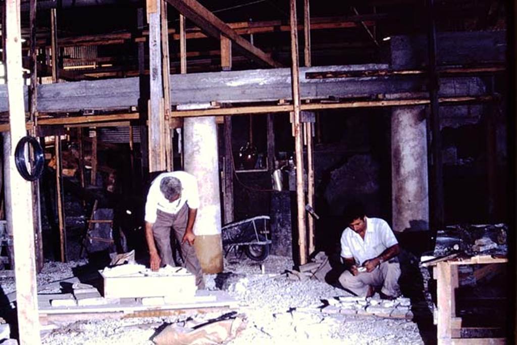 IX.13.1-3 Pompeii. 1972. During excavations. Photo by Stanley A. Jashemski. 
Source: The Wilhelmina and Stanley A. Jashemski archive in the University of Maryland Library, Special Collections (See collection page) and made available under the Creative Commons Attribution-Non Commercial License v.4. See Licence and use details. J72f0459