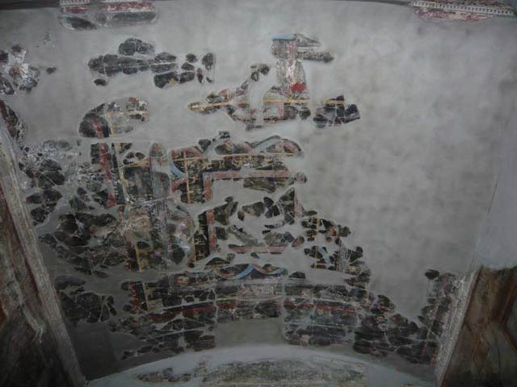 IX.13.1-3 Pompeii. May 2012.  Room 10, ceiling. Photo courtesy of Buzz Ferebee.