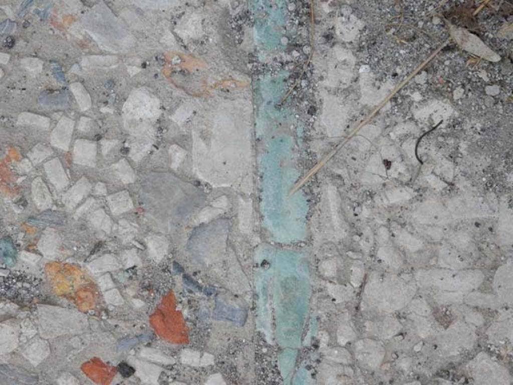 IX.14.4 Pompeii. May 2017. Detail of coloured chippings, on left, green rectangular pieces, in the middle, and white chippings, on right.  Photo courtesy of Buzz Ferebee.