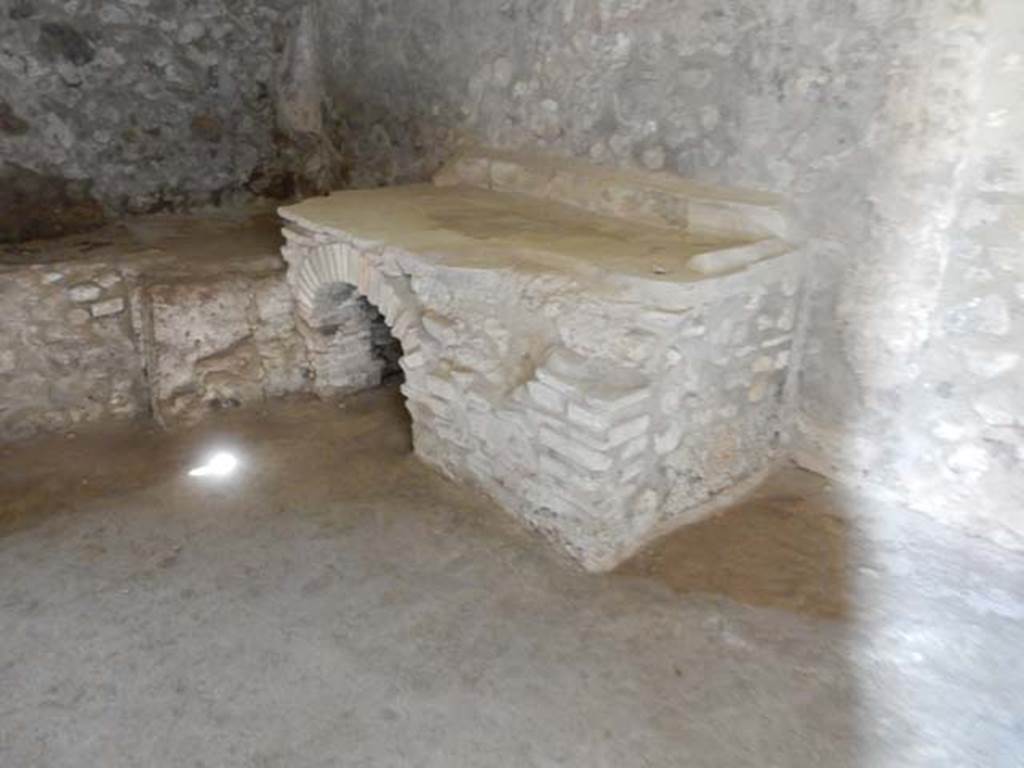 IX.14.4 Pompeii. May 2017. Room 18, looking towards north-west corner of kitchen.
Photo courtesy of Buzz Ferebee.