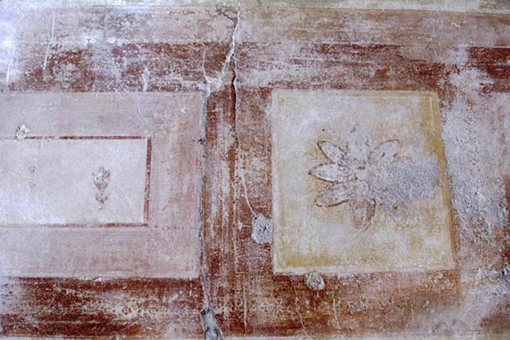 IX.14.4 Pompeii. 1968.  Room 15, upper central north wall. Photo by Stanley A. Jashemski.
Source: The Wilhelmina and Stanley A. Jashemski archive in the University of Maryland Library, Special Collections (See collection page) and made available under the Creative Commons Attribution-Non Commercial License v.4. See Licence and use details.
J68f1539
