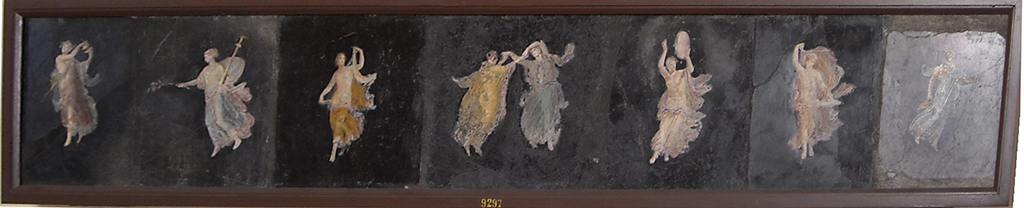 HGW06 Pompeii. Found in triclinium on 18 January 1749. 
Seven fragments with flying figures with a jug and musical instruments.
Now in Naples Archaeological Museum. Inventory number 9297.