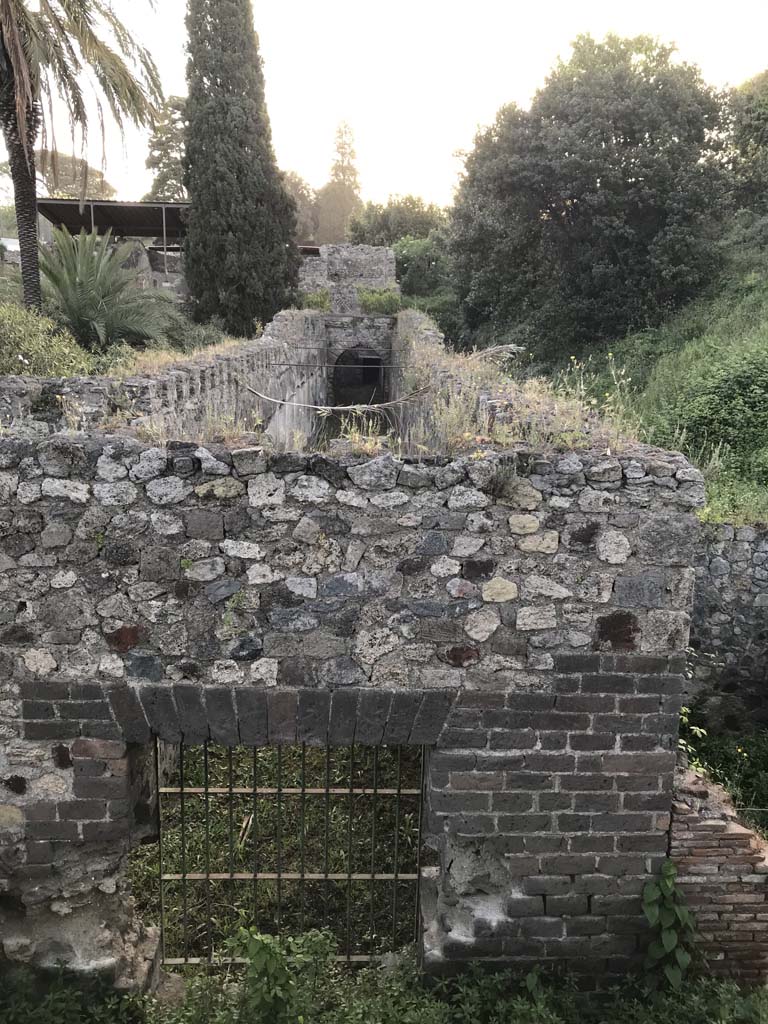 HGW24 Pompeii. April 2019. 
Looking east along top of south portico, from south-west corner, with room 5,2, on right. Photo courtesy of Rick Bauer.