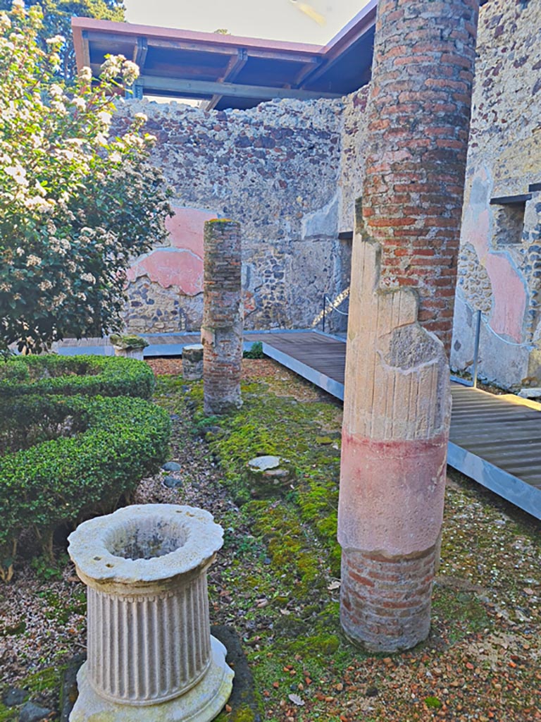 HGW24 Pompeii. Villa of Diomedes. March 2024. 
Looking east along south portico, from south-west corner. Photo courtesy of Giuseppe Ciaramella.
