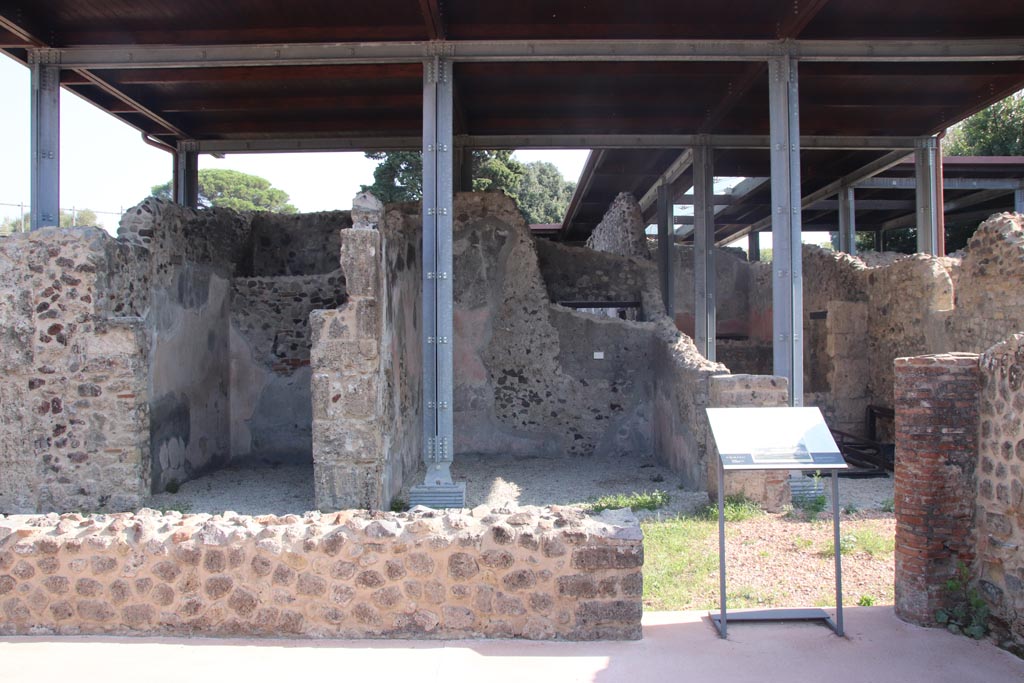 HGW24 Pompeii. Villa of Diomedes. October 2023. 
Looking east across terrace/loggia towards rooms on south side of tablinum. Photo courtesy of Klaus Heese.
(Fontaine – room 4,3 on left, 4,4, an exedra in centre, and 4,5, on right.)
