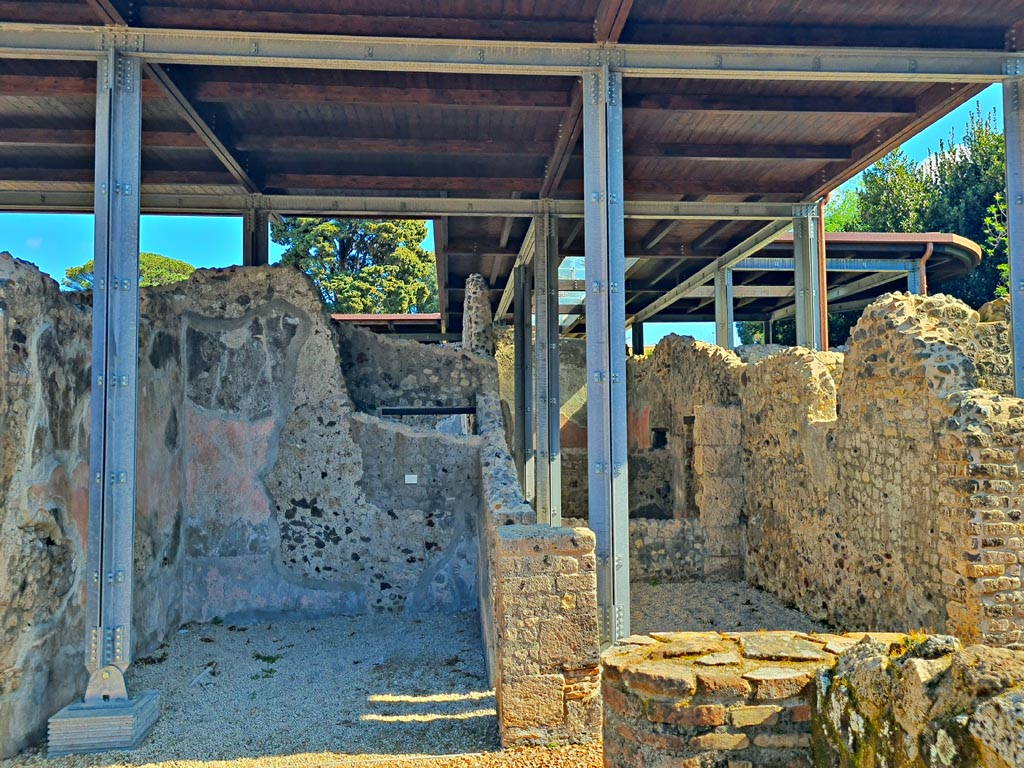 HGW24 Pompeii. Villa of Diomedes. March 2024.
Looking east through doorway into exedra overlooking terrace, on left. Photo courtesy of Giuseppe Ciaramella.
(Villa Diomedes Project – area 36, on left, and area 19, on right.)
(Fontaine – room 4,4, an exedra on left, and 4,5, on right.)