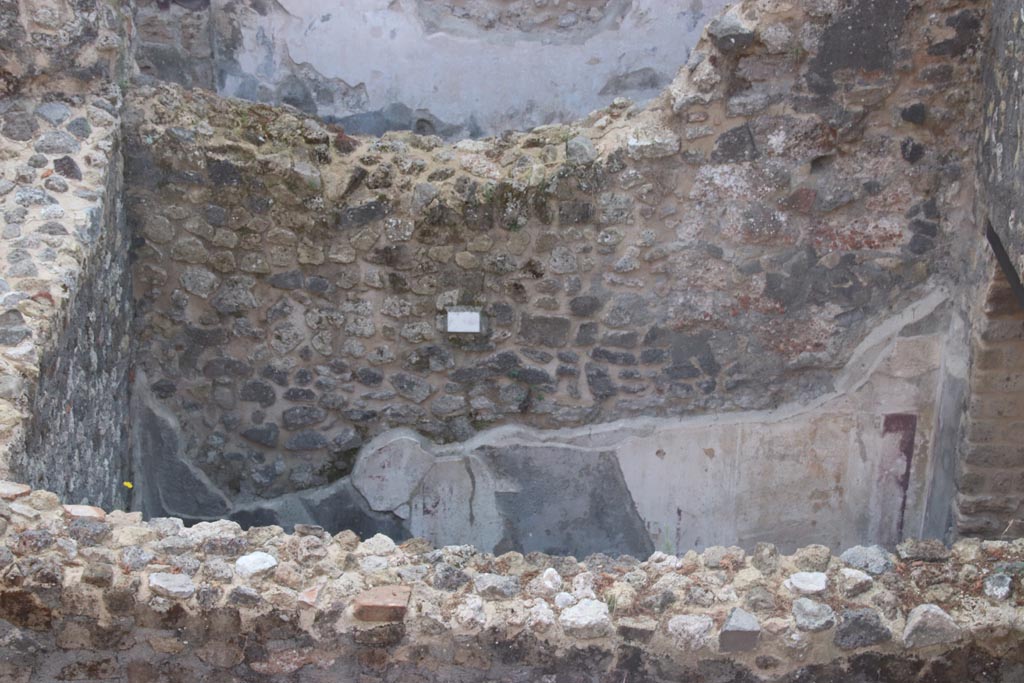 HGW24 Pompeii. Villa of Diomedes. October 2023. Looking towards south wall with remaining decoration. Photo courtesy of Klaus Heese.
(Fontaine, room 5,4)