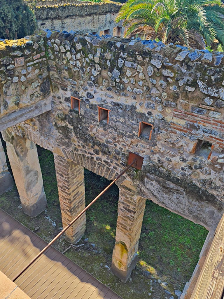 HGW24 Pompeii. Villa of Diomedes. March 2024.
Looking south-west from upper terrace, down onto east portico. Photo courtesy of Giuseppe Ciaramella.
