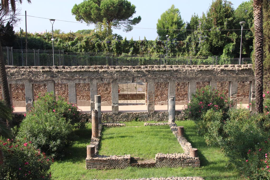 HGW24 Pompeii. Villa of Diomedes. October 2023. 
Looking west from area of large exedra on upper floor towards pergola. Photo courtesy of Klaus Heese.