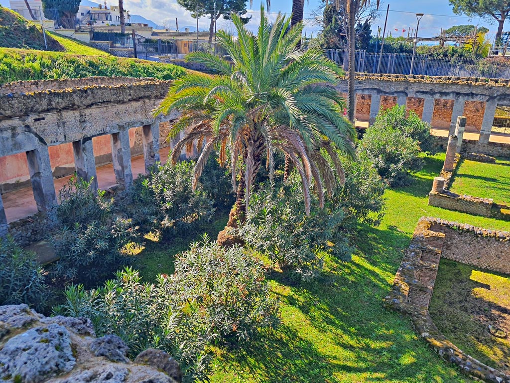 HGW24 Pompeii. Villa of Diomedes. March 2024.
Looking south-west across garden from large exedra/terrace. Photo courtesy of Giuseppe Ciaramella.