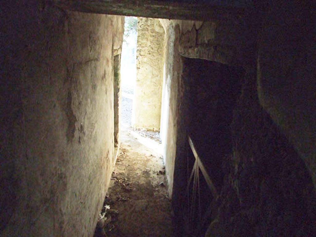HGW24 Pompeii. December 2006. Corridor down to lower level, with doorway to two rooms, on right. 
(Fontaine, room 6a, and 6b).