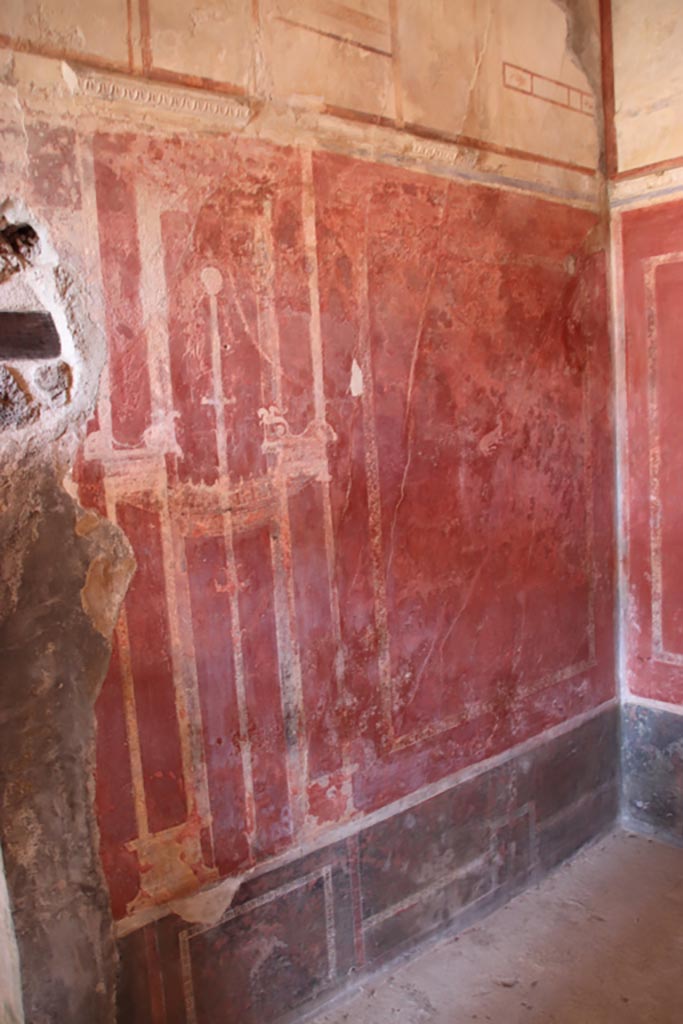 HGW24 Pompeii. Villa of Diomedes. October 2023.
North wall of one of the richly decorated living rooms on the lower level, on the eastern side of the garden portico. 
Photo courtesy of Klaus Heese.
(Villa Diomedes Project – area 61).
(Fontaine, room 5,13).