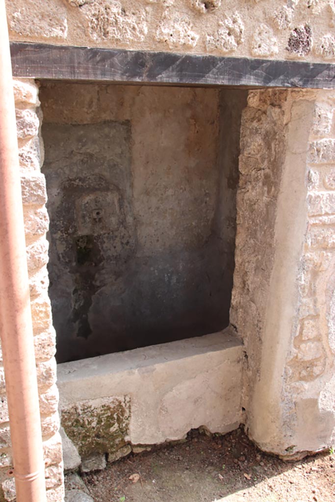 Villa of Diomedes, Pompeii. October 2023. 
Looking east towards fountain? in east portico. Photo courtesy of Klaus Heese.