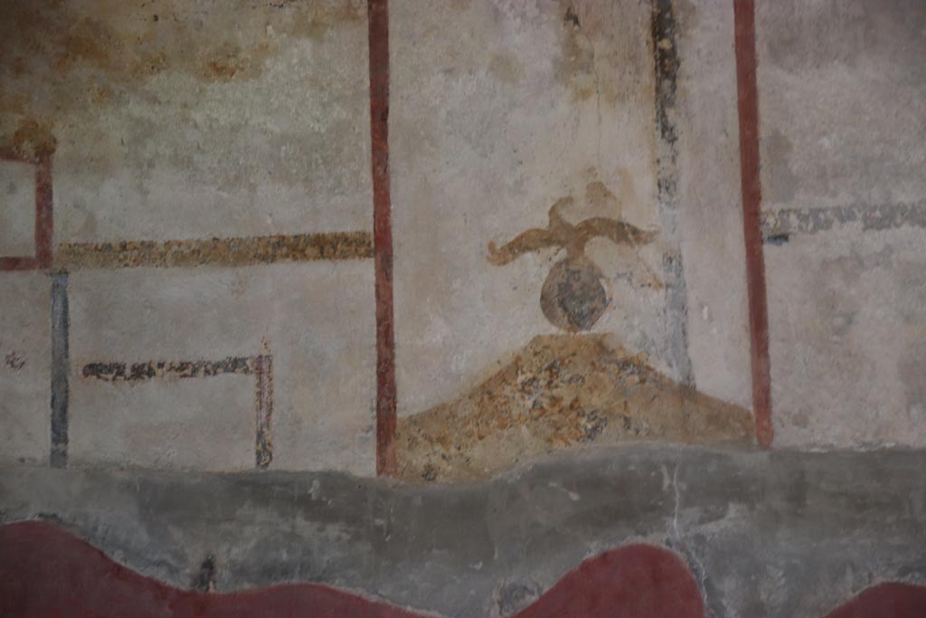 Villa of Diomedes, Pompeii. October 2023. Detail of painted eagle on east wall. Photo courtesy of Klaus Heese.
(Villa Diomedes Project – area 55).
(Fontaine, room 5,9).