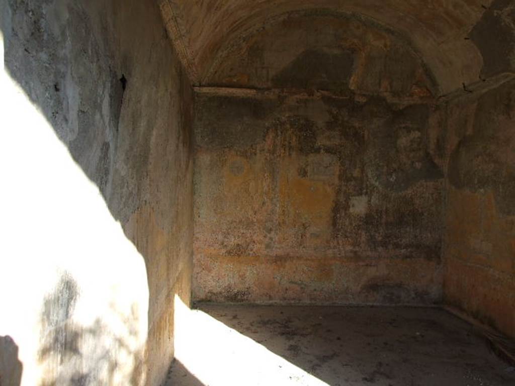 HGW24 Pompeii. December 2006. East wall of one of the richly decorated living rooms on the eastern side of the garden. 
(Fontaine, room 5,7).