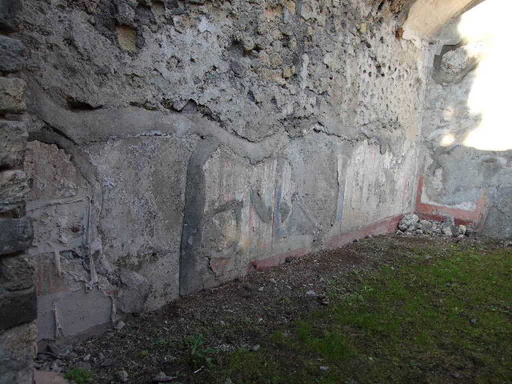 HGW24 Pompeii. December 2006. 
North wall of large room of the richly decorated living rooms in the south-east corner of the garden area.
(Fontaine, room 5,5).