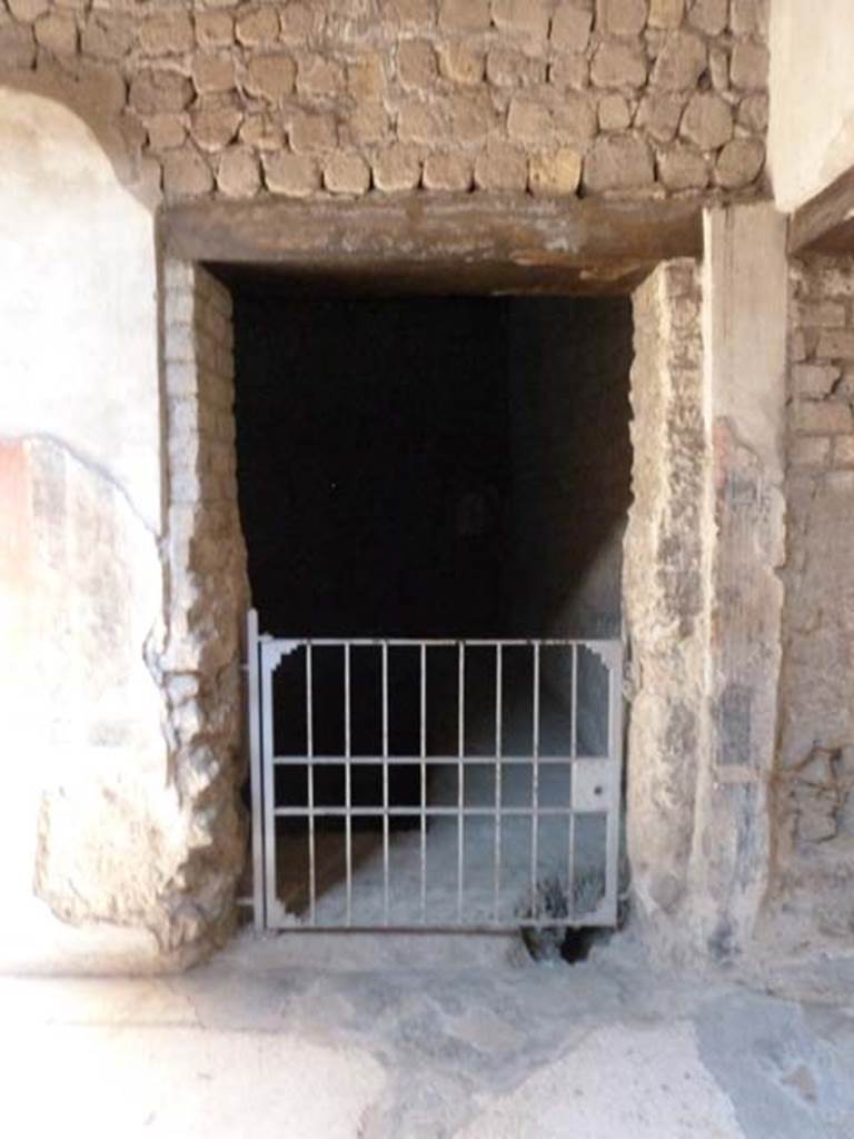 Villa San Marco, Stabiae, September 2015. Room 25, north wall with doorway to room 29 in north-east corner .