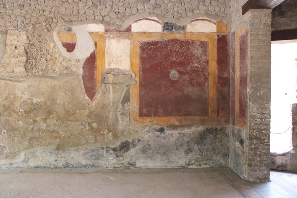 Villa San Marco, Stabiae, September 2021. Portico 20/5, north wall in north-east corner. Photo courtesy of Klaus Heese. 
September 2021.